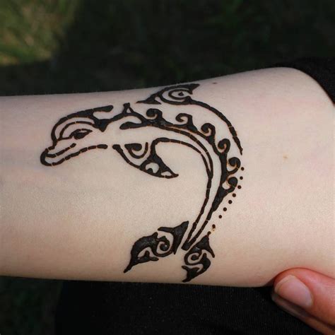 dolphin henna tattoo|Cute Henna Tattoos and Dolphin Drawing .